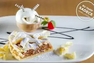 Ev Yapımı Nefis Elmalı Tart (Apple Pie) Tarifi