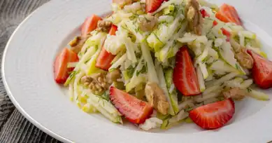Lezzetli Avokado ve Elmalı Pirinç Salatası Tarifi
