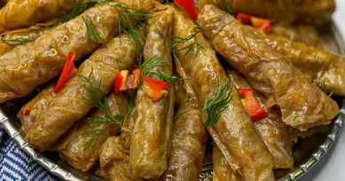 Nefis Beyaz Lahana Sarması Tarifi
