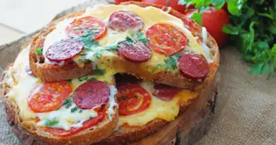 Bol Malzemeli Lezzet Patlaması: Açık Tost Tarifi!