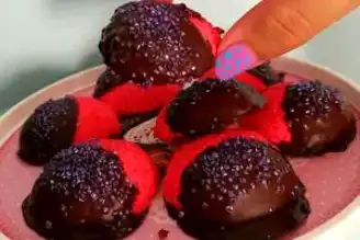 Pratik ve Lezzetli: Pembe Hindistan Cevizi Tatlısı
