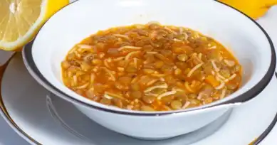 Doyurucu Şehriyeli Yeşil Mercimek Çorbası Tarifi