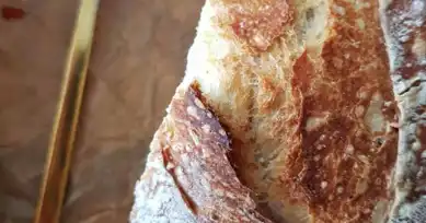 Ev Yapımı Ekşi Mayalı Ekmek Tarifi