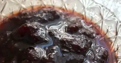 Nefis Ev Yapımı Çilek Reçeli Tarifi