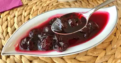 Evde Hazırlanan Lezzetli Vişne Reçeli Tarifi