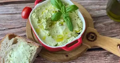 Nefis Fesleğenli Peynir Mezesi Tarifi