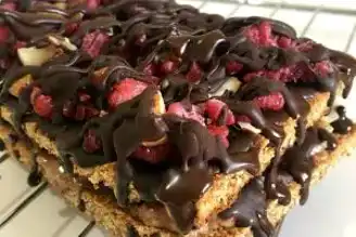 Nefis Frambuazlı Yer Fıstıklı Çikolata Tarifi