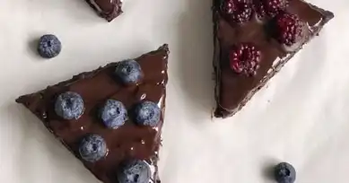 Nefis Hurmalı Muzlu Brownie Tarifi