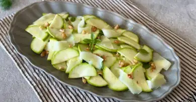 Nefis Çiğ Kabak Salatası Tarifi
