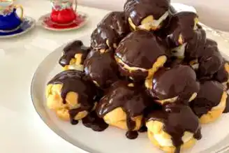 Nefis Çikolata Soslu Profiterol Tarifi