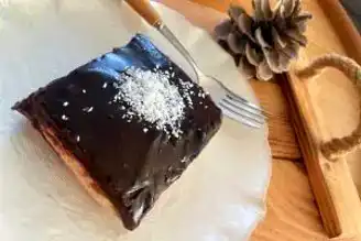 Çikolata Soslu Sütlü Tatlı Tarifi