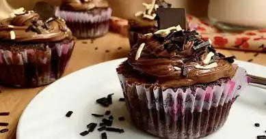 İnanılmaz Lezzetli Çikolatalı Cupcake Tarifi