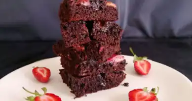 Nefis Çilekli Brownie Tarifi