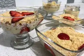 Nefis Çilekli Manolya Tatlısı Tarifi