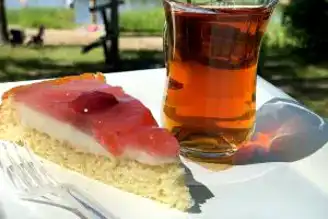Nefis Çilekli Prenses Pastası Tarifi