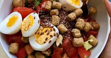 Enerji Veren Kahvaltı Salatası Tarifi