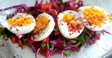 Nefis Kapya Biberli Yumurta Salatası Tarifi