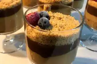 Çift Renkli Nefis Karamelli Muhallebi Tarifi