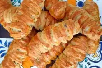 Kaymaklı Dereotlu Pratik Poğaça Tarifi