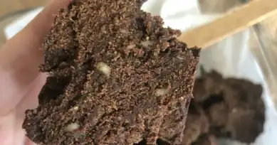 Sağlıklı Keçiboynuzu & Fındıklı Kek Tarifi