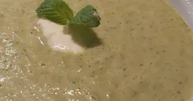 Nefis Krem Peynirli Brokoli Çorbası Tarifi