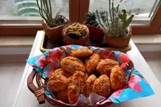 Mis Gibi Mahlepli Peynirli Poğaça Tarifi
