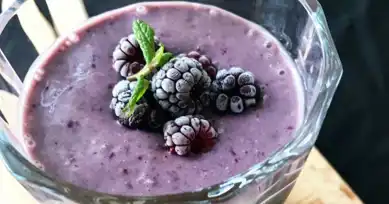 Nefis Muzlu Böğürtlenli Smoothie Tarifi