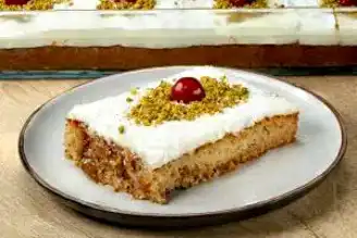 İncirli Muhallebili Islak Kek Tarifi