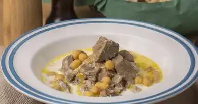 Dana Etli Nohutlu Sütlü Şorbik Tarifi