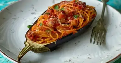 Nefis Patlıcanlı Spagetti Tarifi