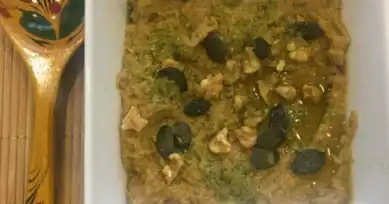 Pesto ve Yaban Mersinli Humus Tarifi