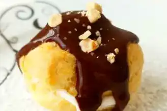 Nefis Çikolatalı Profiterol Tarifi
