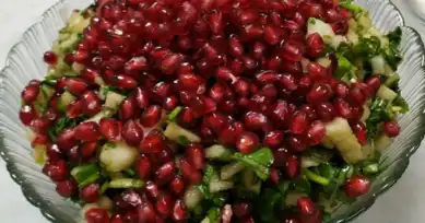 Nefis Sebzeli Armut Salatası Tarifi