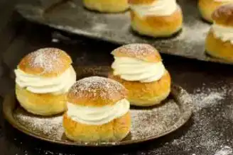 Nefis İsveç Tatlısı: Semlor Tarifi