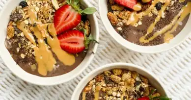 Çikolatalı Muzlu Smoothie Kasesi Tarifi