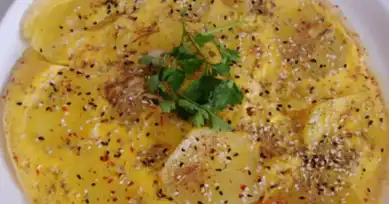 Nefis Susamlı Patatesli Omlet Tarifi