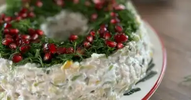 Tavuklu Çelenk Salata Tarifi