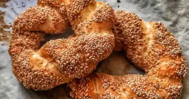 Ev Yapımı Tereyağlı Simit Tarifi