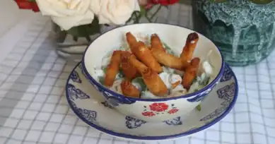 Çıtır Yufka ve Tavuklu Semizotu Salatası