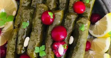 Nefis Vişneli Yaprak Sarma Tarifi