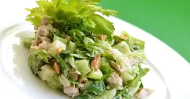 Nefis Yeşil Elmalı Tavuk Salatası Tarifi