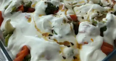 Nefis Yoğurtlu Brokoli Salatası Tarifi