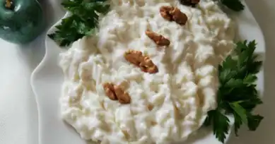 Nefis Yoğurtlu Kereviz Salatası Tarifi