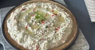 Yazın Serinletici Mezesi: Yoğurtlu Peynir Ezmesi