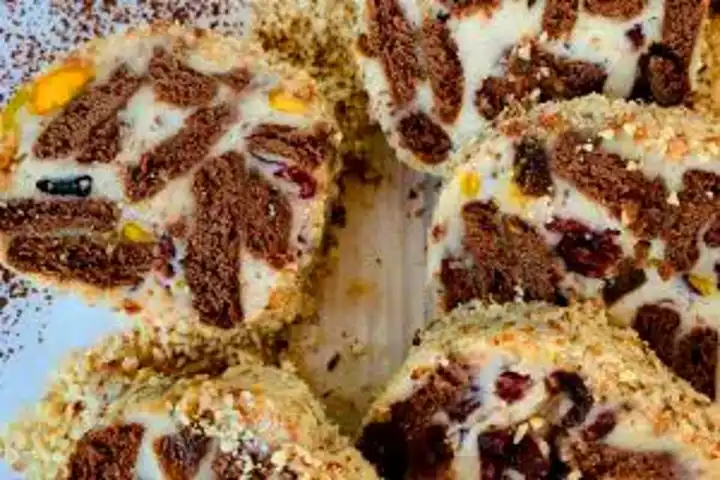 5 Dakikada Hazırlanan Beyaz Çikolatalı Mozaik Pasta Tarifi