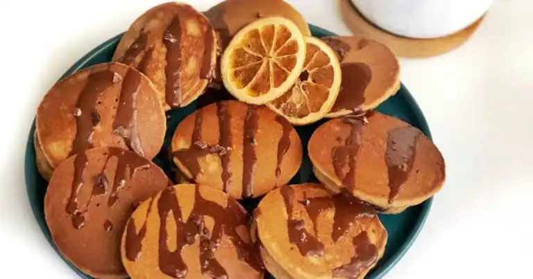 Rafine Şekersiz Çikolata Dolgulu Pancake Tarifi
