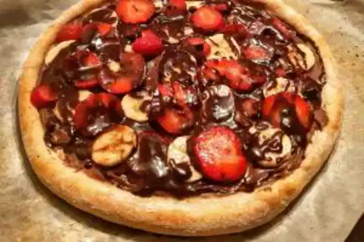 Ev Yapımı Çikolatalı Pizza Tarifi