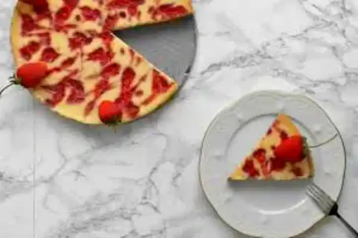 Hafif Çilekli İnce Cheesecake Tarifi