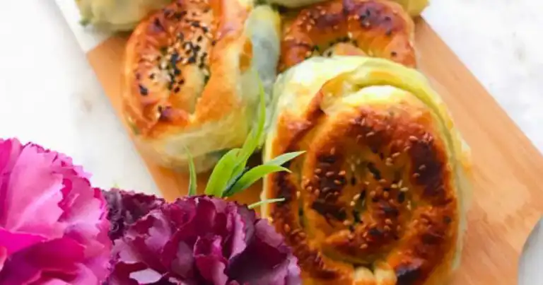 Nefis Ispanaklı Peynirli Gül Böreği Tarifi
