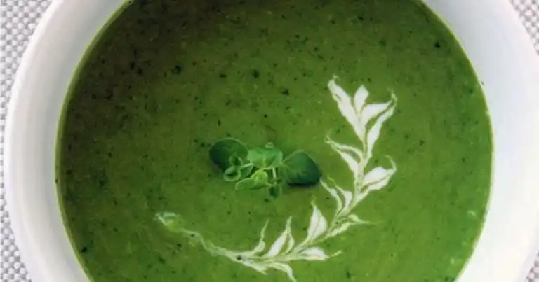 Enerji Deposu: Raw Kale Çorbası Tarifi